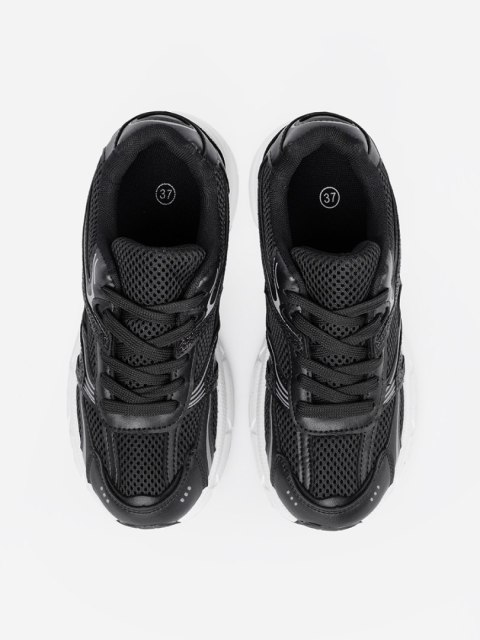 Czarne sneakersy z siateczką i białą podeszwą - 36