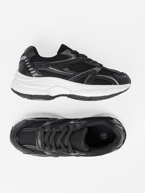 Czarne sneakersy z siateczką i białą podeszwą - 36