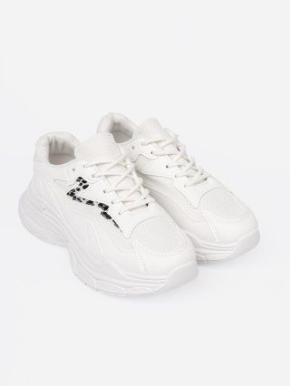 Białe sportowe buty z ozdobnym akcentem - 39