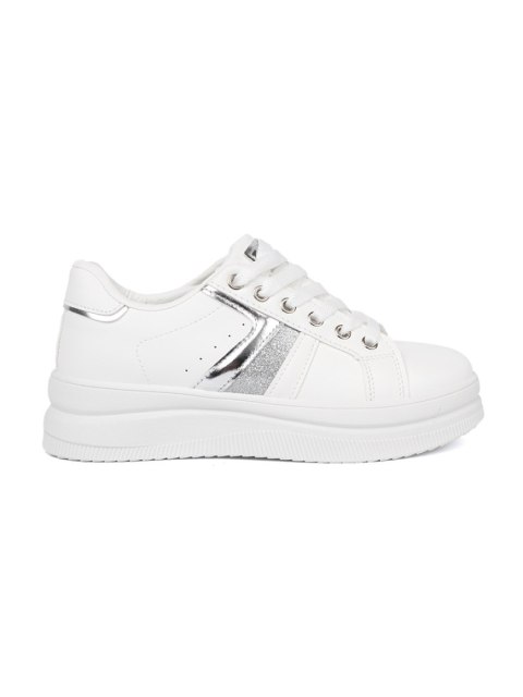 Białe sneakersy z metalicznym srebrnym akcentem - 40