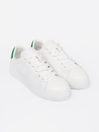 Klasyczne białe sneakersy z zielonym akcentem - 40