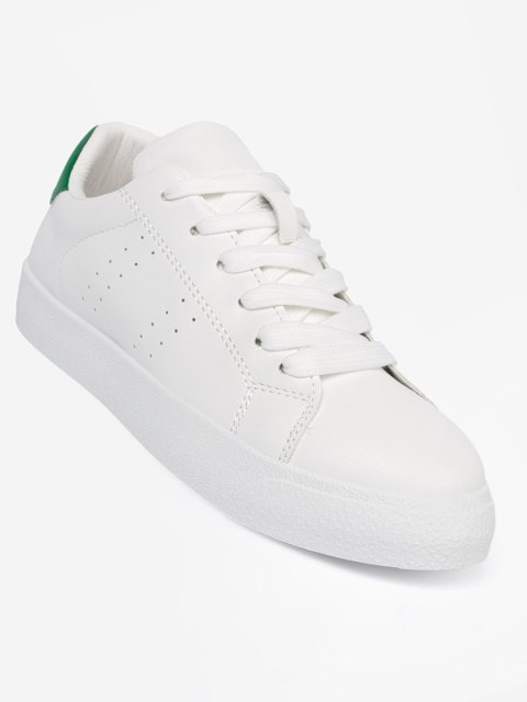 Klasyczne białe sneakersy z zielonym akcentem - 40