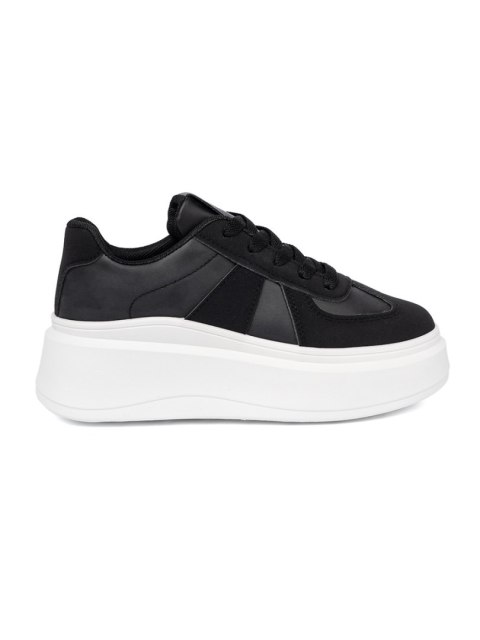 Klasyczne czarne sneakersy na grubej podeszwie - 36