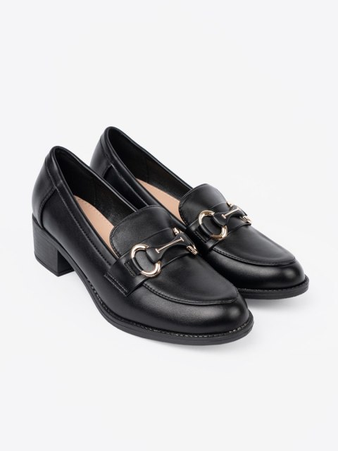 Czarne półbuty damskie z elegancką sprzączką - 39