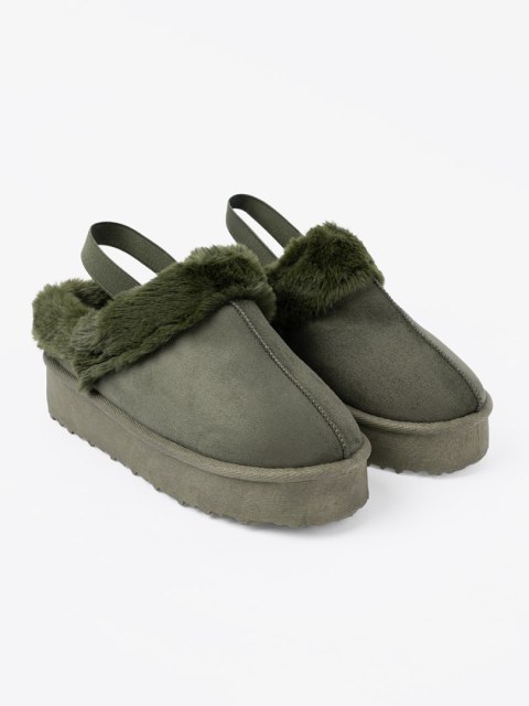 Ciemnozielone buty a'la śniegowce z futerkiem - 40