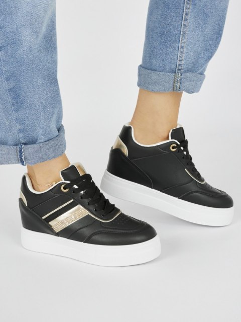 Czarne sneakersy z ukrytą koturną - 40 Czarne sneakersy z ukrytą koturną - 40
