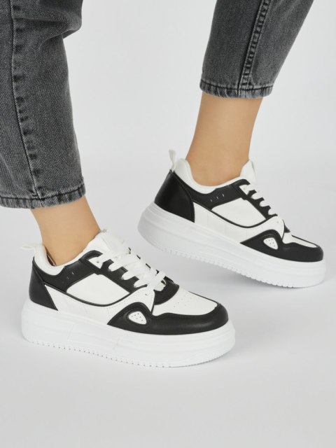 Czarne damskie buty sportowe na platformie - 40 Czarne damskie buty sportowe na platformie - 40