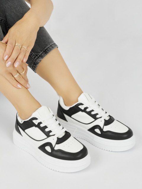 Czarne damskie buty sportowe na platformie - 40 Czarne damskie buty sportowe na platformie - 40