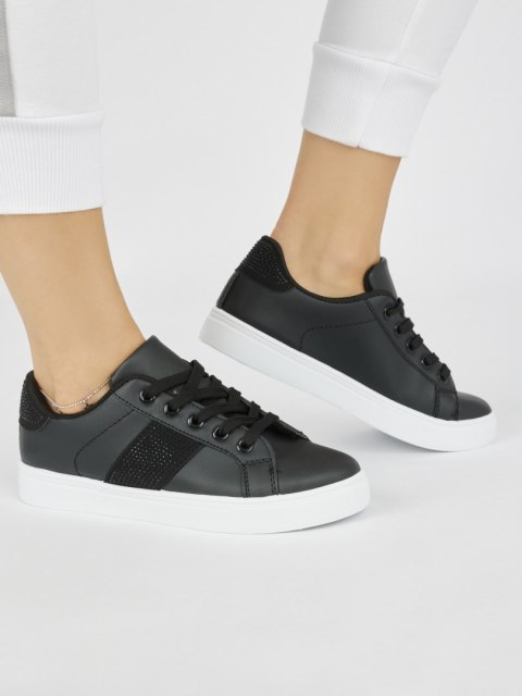 Czarne sneakersy na platformie - 39