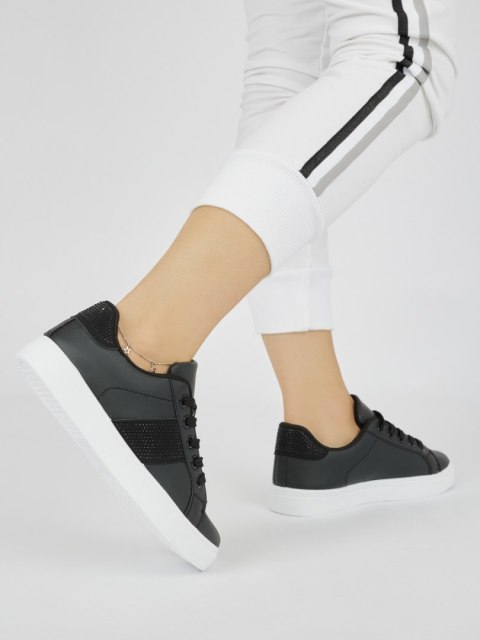 Czarne sneakersy na platformie - 39