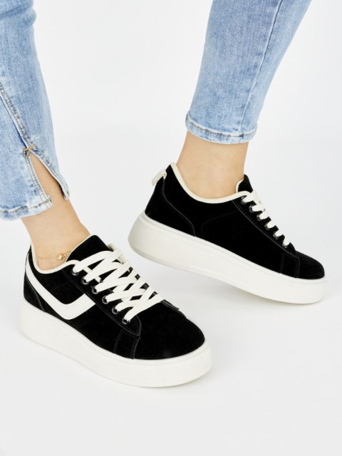 Zamszowe czarne buty damskie na platformie - 40 Zamszowe czarne buty damskie na platformie - 40