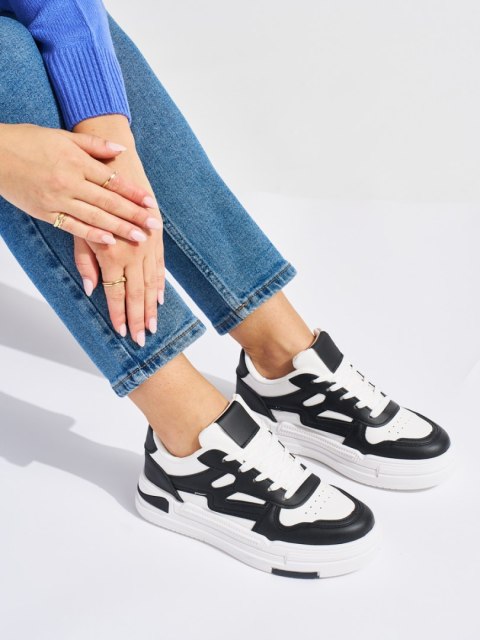 Biało-czarne sneakersy na platformie - 39 Biało-czarne sneakersy na platformie - 39