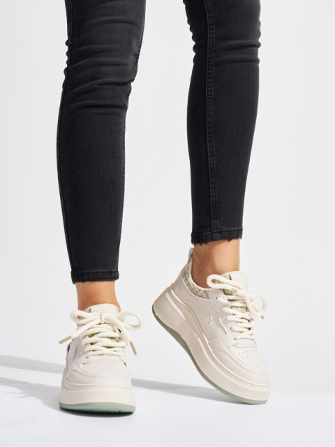 Damskie beżowe sneakersy na grubej podeszwie - 40