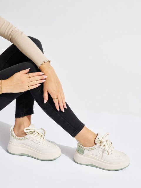 Damskie beżowe sneakersy na grubej podeszwie - 40